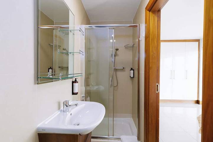 Entire apartment, Tur an Tsaile - Galway Lakeside Apartments in Eyre Square, Galway