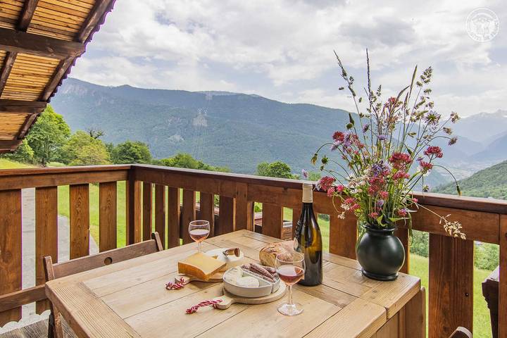 Gîte pour 6 personnes, avec terrasse à La Léchère