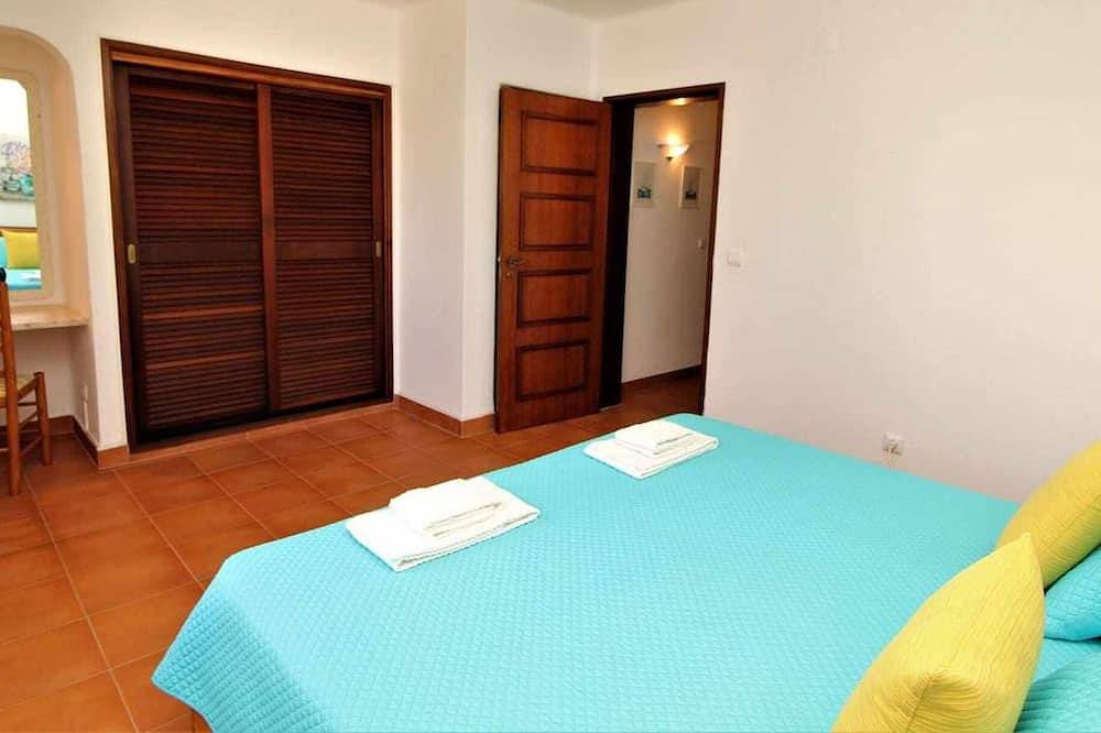 Appartamento intero, 2 Bedroom Apartment with Swimming pool at São Rafael Beach - Albufeira in Albufeira, Distretto di Faro