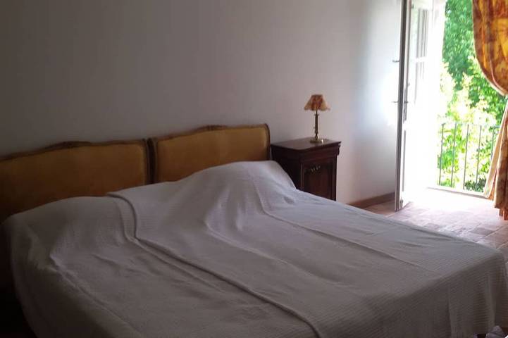 Location de vacances pour 6 personnes, avec jardin et terrasse à Druyes-les-Belles-Fontaines - 4