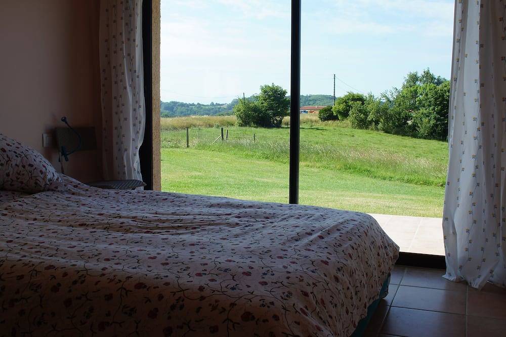 Rustige Huis en privé zwembad met een prachtig panoramisch uitzicht in Lalanne, Hautes-Pyreneeën