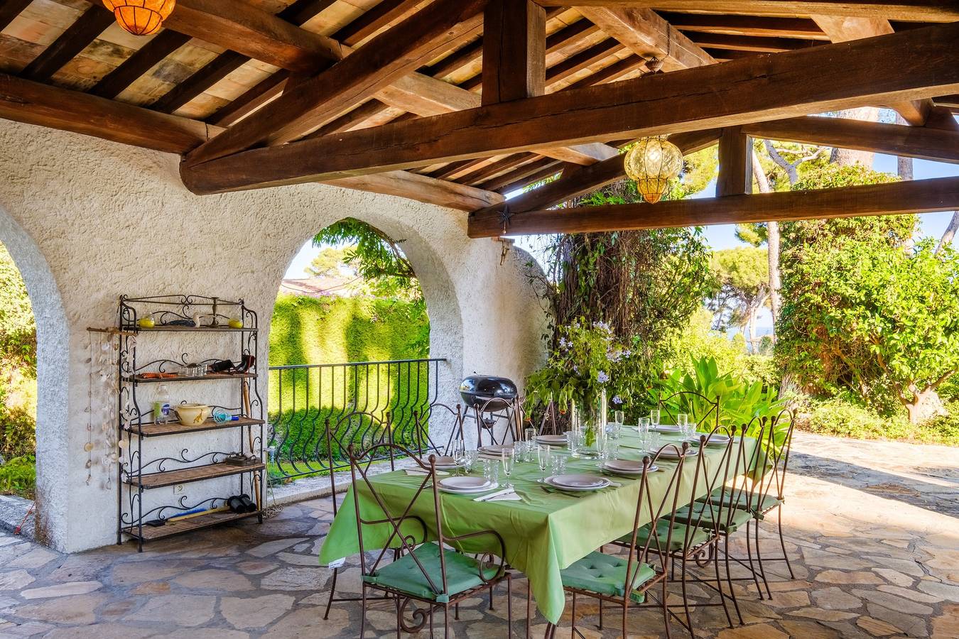 Villa 'Provenzale Clos De Minerve' with Private Pool, Private Terrace, and Wi-Fi in Antibes, Medelhavskusten (Frankrike)