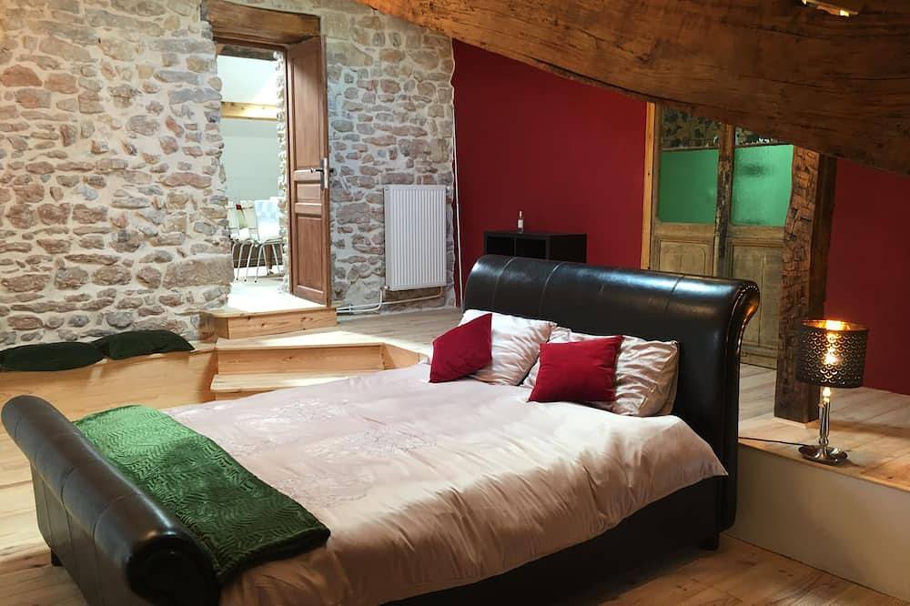 Mittelalterliche Festung im Süden der Ardèche mit Loft-Apartment in Uzer, Ardèche