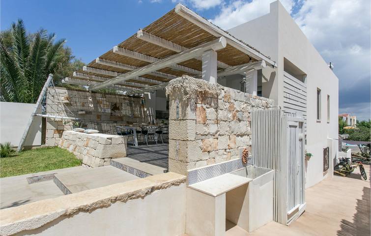 Appartamento di 155 m² con piscina e parcheggio: Santa Maria del Focallo in Santa Maria del Focallo, Ispica