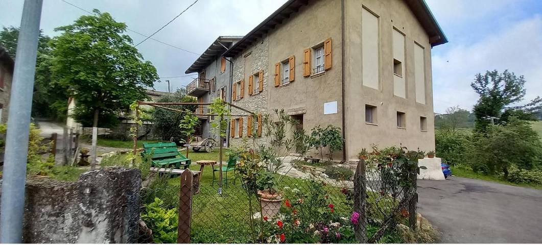 Appartamento per 3 persone, con Giardino e Panorama a Castelnovo ne' Monti