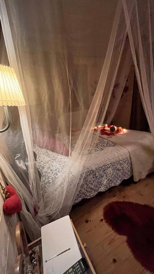 Double Room with Balcony in Barjols, Région de Brignoles