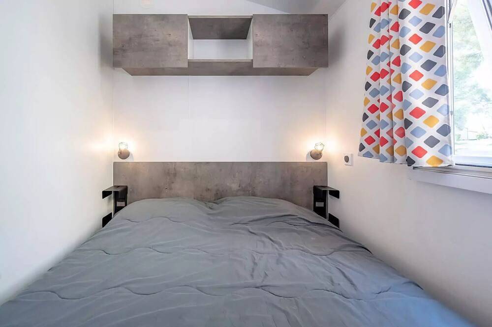 Mobil-home | Premium | 4 Ch. | 8 pers. | Terrasse Lounge | A/C | Tv in Régusse, Région de Brignoles