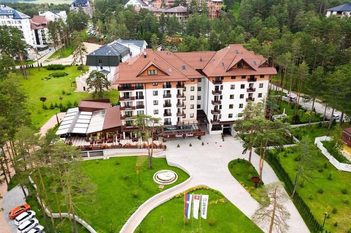 Ferienwohnung für 4 Personen, mit Terrasse und Seeblick sowie Ausblick in Zlatibor
