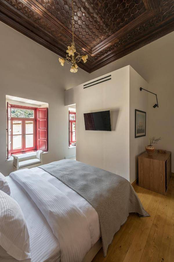 Fos Hydra residence in Hydra