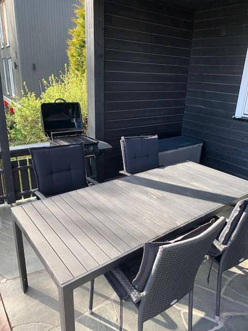 Ferienwohnung für 4 Personen, mit Terrasse und Garten sowie Ausblick in Molde