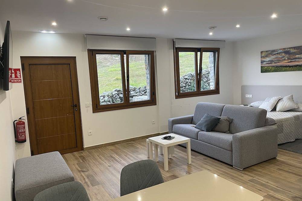 Geheel appartement, Apartamentos Las Caldas .estudio Spa El Balneario a 15 Minutos Centro de Oviedo in Oviedo, Cantabrisch Gebergte