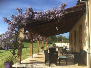 Location de vacances pour 7 personnes, avec piscine ainsi que jardin et terrasse à Loupiac (Lot)