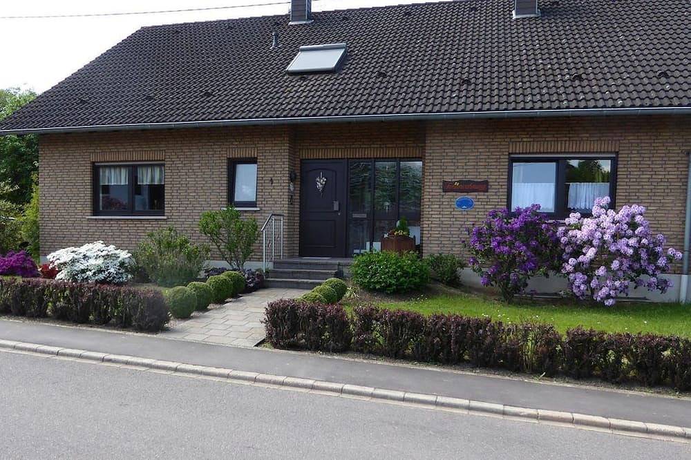Ganze Wohnung, Ferienwohnung Zehren - Ferienwohnung Corinna in Serrig, Landkreis Trier-Saarburg