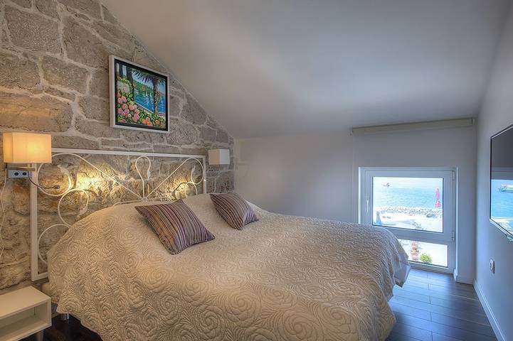 Villa pour 6 personnes, avec jardin et balcon dans Betina - 2