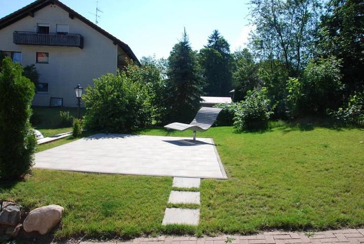 Hotel für 8 Personen, mit Terrasse und Garten in Häusern - 4