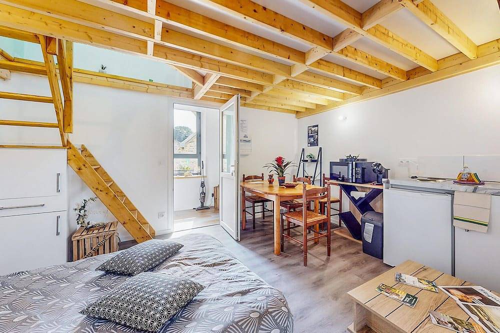 Cozy home in Neuilly le Vendin with Wifi in Neuilly-le-Vendin, Parc naturel régional Normandie-Maine
