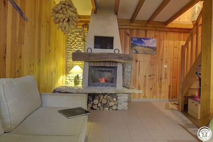 Maison de campagne pour 8 personnes, avec jardin à Chazey-sur-Ain