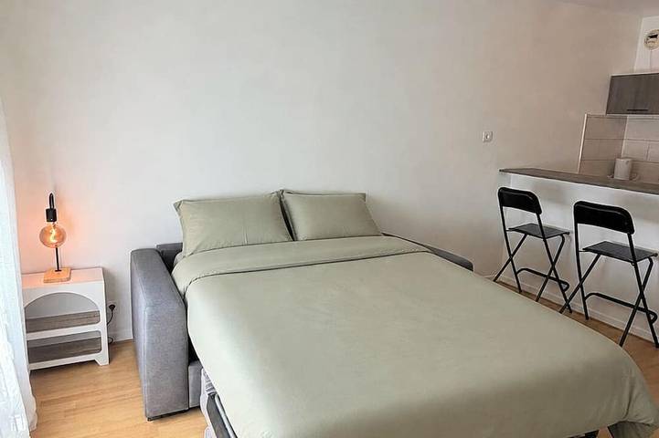 Apartamento entero, Brendy'Studio is located 7 minutes from Disneyland Paris in Magny-le-Hongre, Sena y Marne