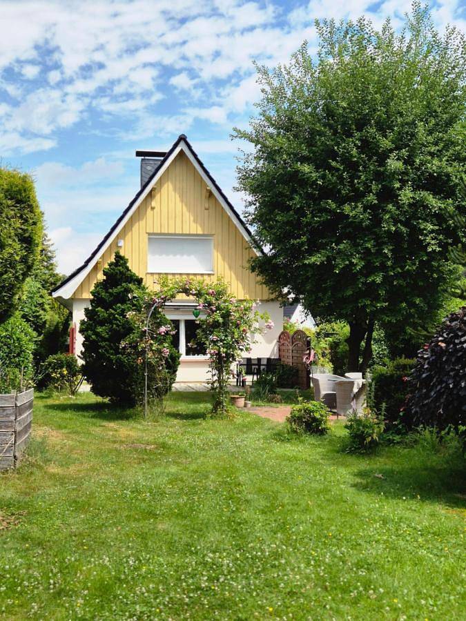 Ferienwohnung für 4 Personen, mit Terrasse und Garten sowie Ausblick in Rosengarten