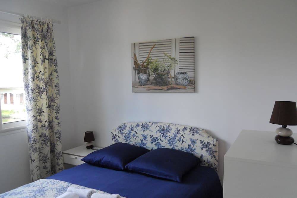Appartement entier, Appartement indépendant à 5 mn de l'aéroport- 2 chambres- salle de bain-cuisine in Mérignac, Région de Bordeaux