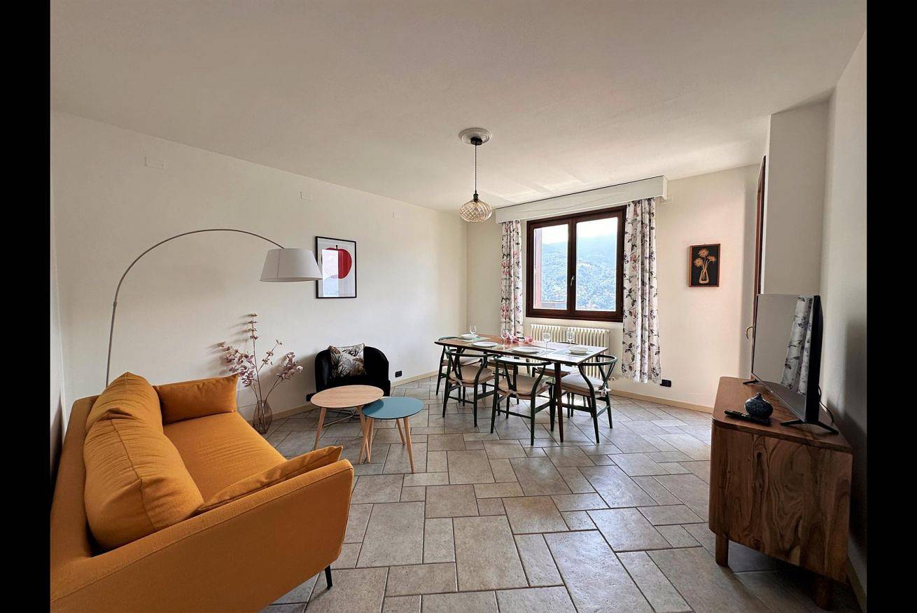 Hel lejlighed, Glitering Lake View in Carate Urio, Comosøen