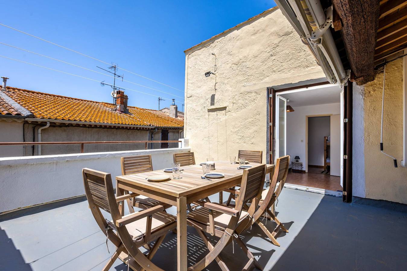 House with beautiful rooftop terrace between sea, canal and village in Villeneuve-lès-Béziers, Côte d'Améthyste