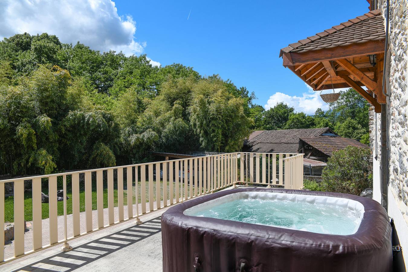 Casa de vacaciones 'Le Moulin De Bayard' con vistas a la montaña, terraza privada y Wi-Fi in Pontcharra, Isère