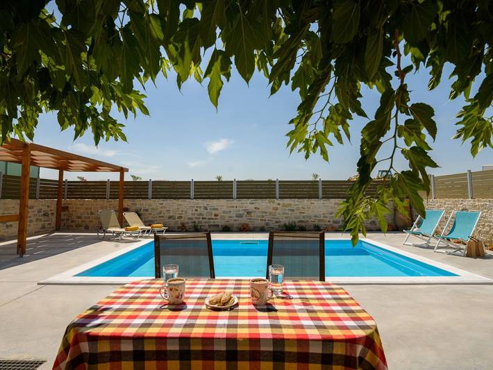 Bungalow für 4 Personen, mit Garten und Pool auf Kreta