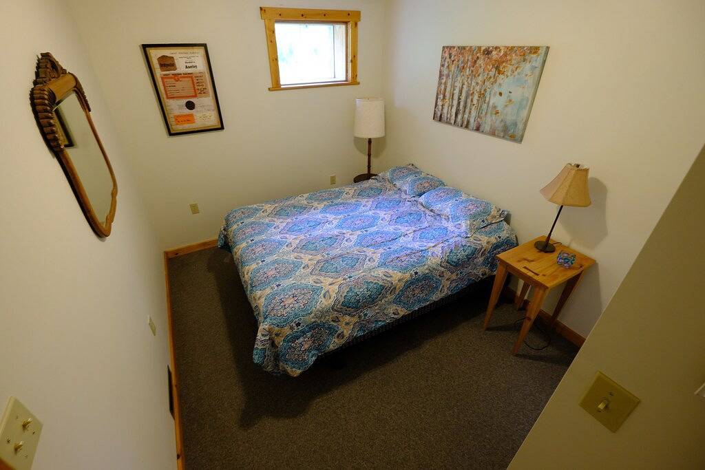 Genießen Sie ein 5 Schlafzimmer, 3 Badezimmer Blockhaus auf 200 privaten Morgen in Tioga County