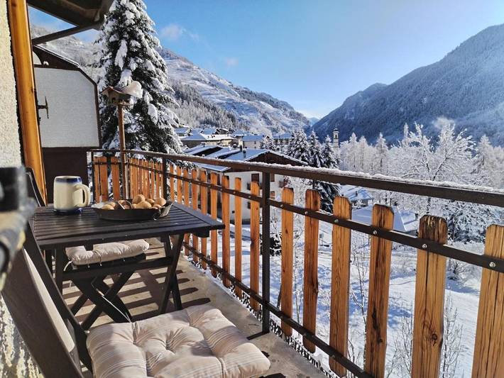 Appartamento per 4 persone, con Balcone e Terrazza nonché Giardino e Sauna a Prazzo