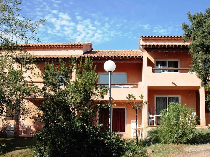 Appartement de vacances pour 6 personnes, avec piscine et terrasse