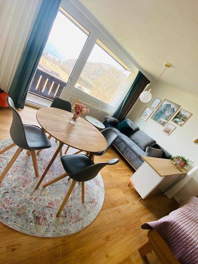 Vakantiewoning voor 4 personen, with Balkon and Terras as well as Uitzicht op het meer and Uitzicht in Strobl