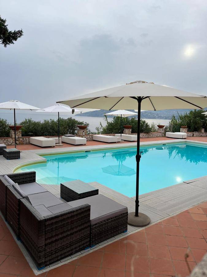 Chambre d’hôte pour 2 personnes, avec terrasse ainsi que jardin et piscine à Procida - 2