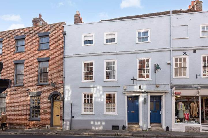 Holiday rental for 8 people, with terrace and garden in Canterbury