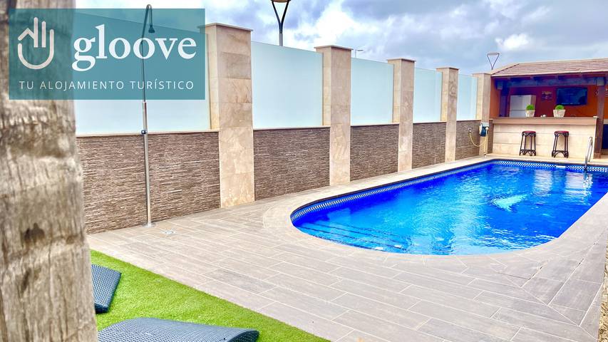 Chalet para 8 personas, con terraza además de sauna y jardín, Se admiten mascotas en Provincia de Almería