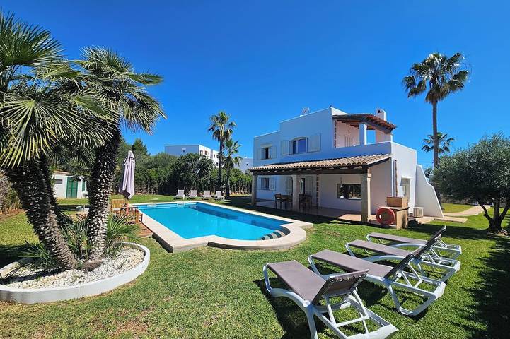 Chalet für 8 Personen, mit Balkon und Garten sowie Whirlpool in Cala d'Or
