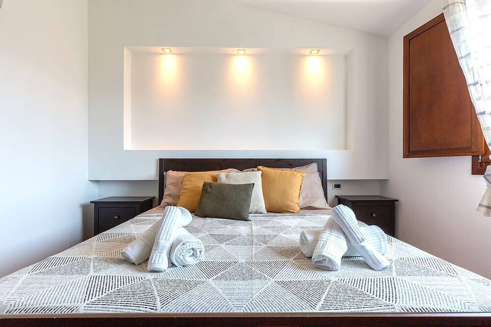 Apartamento entero, A 5 min de la playa | Apartamento moderno cerca de Cagliari con balcón in Capoterra, Campidano