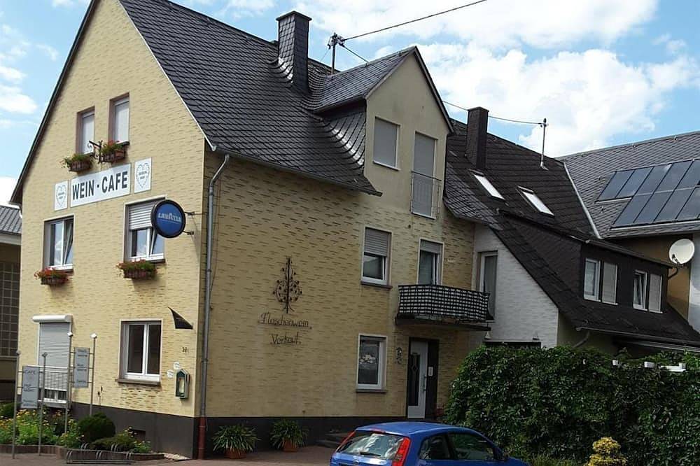 Ganze Wohnung, 2-Bettwohnung Bruderschaft - Ferienweingut Degenhof in Klüsserath, Moseleifel
