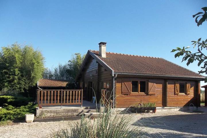 Location de vacances pour 8 personnes, avec jacuzzi et piscine ainsi que terrasse et jardin à Châtillon-sur-Broué - 3