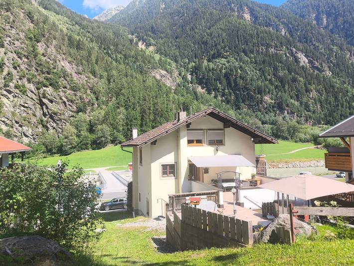 Ferienwohnung für 4 Personen, mit Balkon und Terrasse sowie Garten in Umhausen
