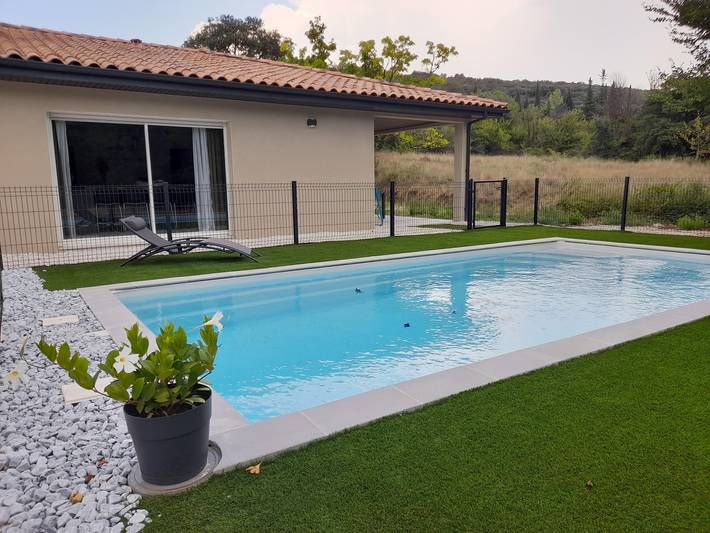 Gîte pour 8 personnes, avec Jacuzzi ainsi que Terrasse et Piscine