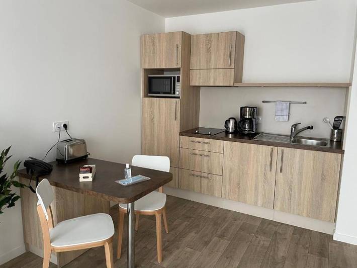 Location de vacances pour 2 personnes, avec jacuzzi et piscine ainsi que sauna et jardin à Combs-la-Ville - 4