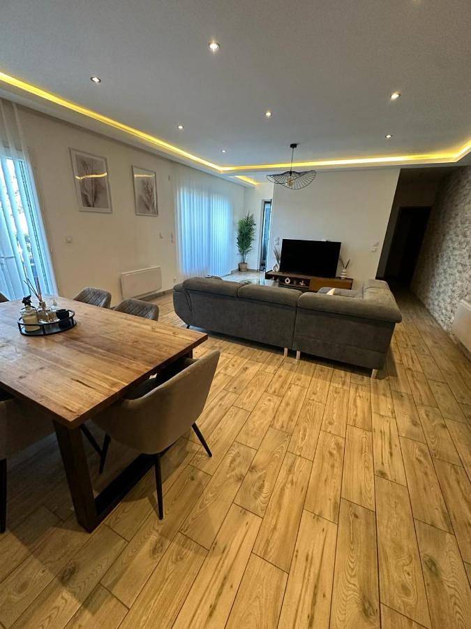 Appartement entier, Two-Bedroom Apartment in Tresserve, Région de Chambéry