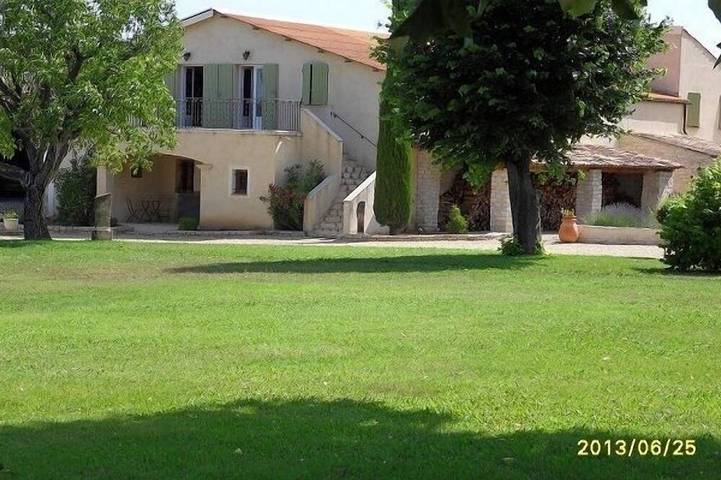 Gîte pour 2 personnes, avec Terrasse ainsi que Jardin et Piscine à Manosque