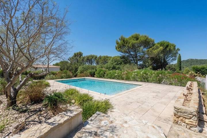 Location de vacances pour 8 personnes, avec jardin et piscine à Saint-Hippolyte-de-Montaigu - 3