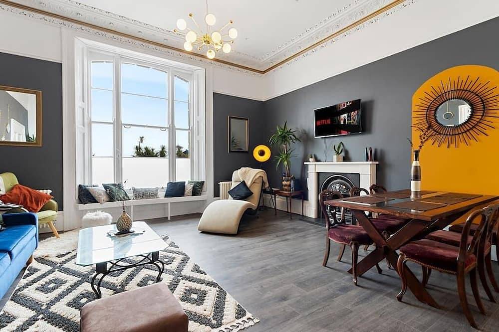 Apartment for 6 People in Teignmouth, Devon