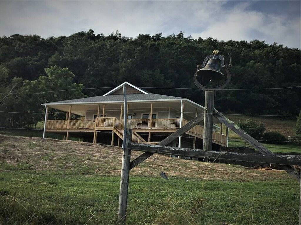 Neubau! Veranda n 'Weide Farm von Buffalo Mountain Getaway in Blue Ridge Parkway, Meadows of Dan