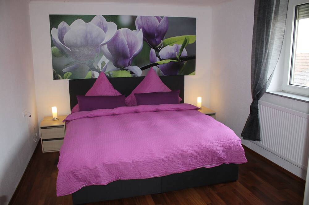 Ganze Wohnung, Ferienwohnung Romantica: Viel Platz für 12 Personen nahe Dinkelsbühl in Schopfloch, Romantische Straße