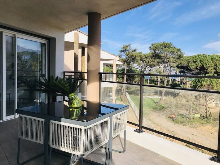 Location de vacances pour 4 personnes, avec terrasse, animaux acceptés à Calvi
