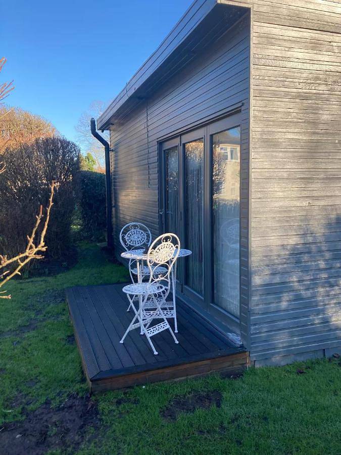 Gîte pour 2 personnes, avec terrasse ainsi que jardin et vue dans Shalford